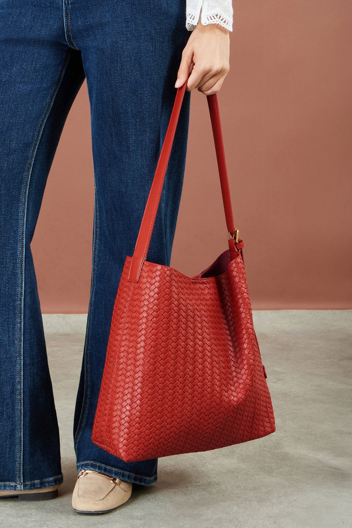 Yumi Red Woven Shoulder Bag With Detachable Inside Purse