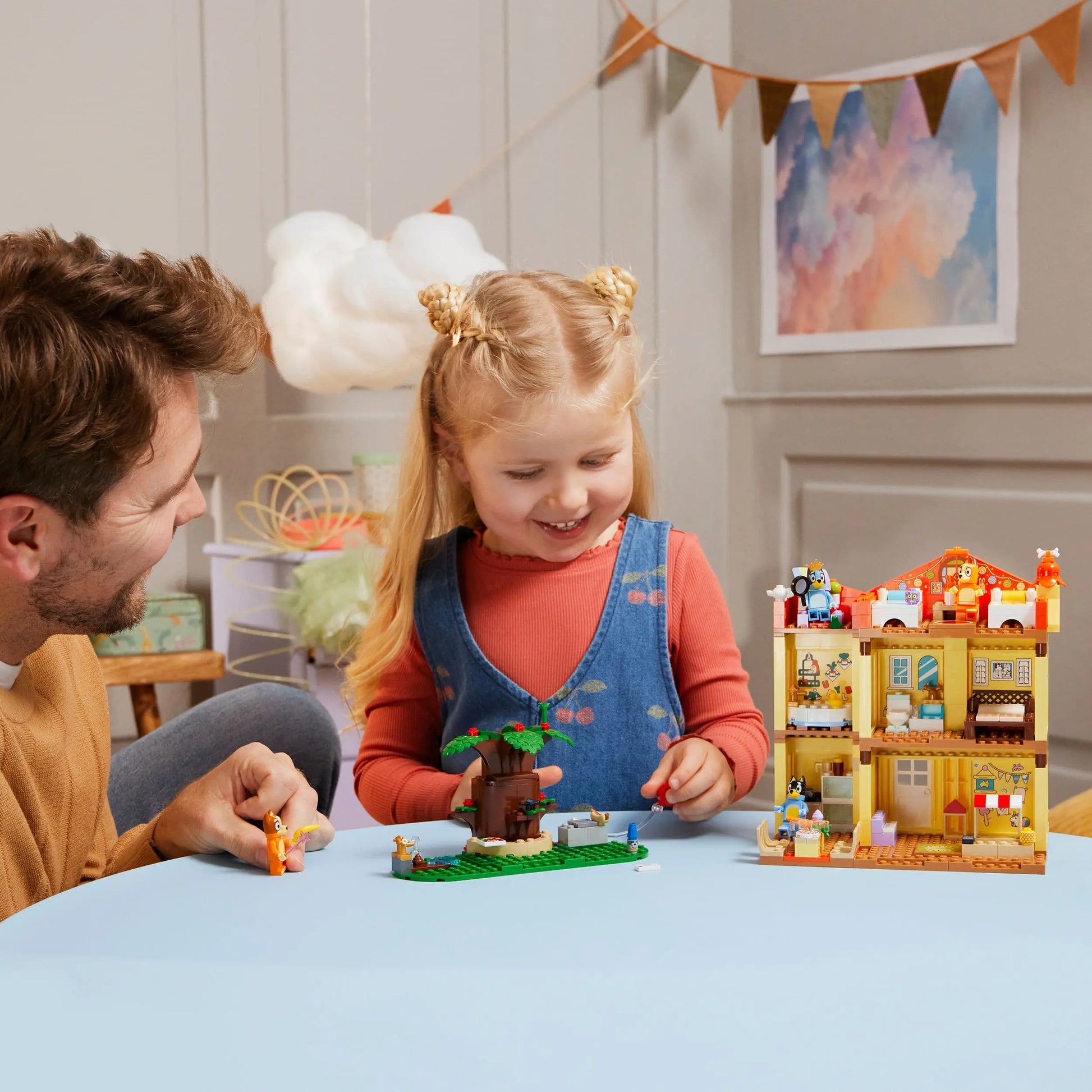Lego Bluey 11203 Bluey's Family House Set for Children Aged 4 and Up Curious Minds