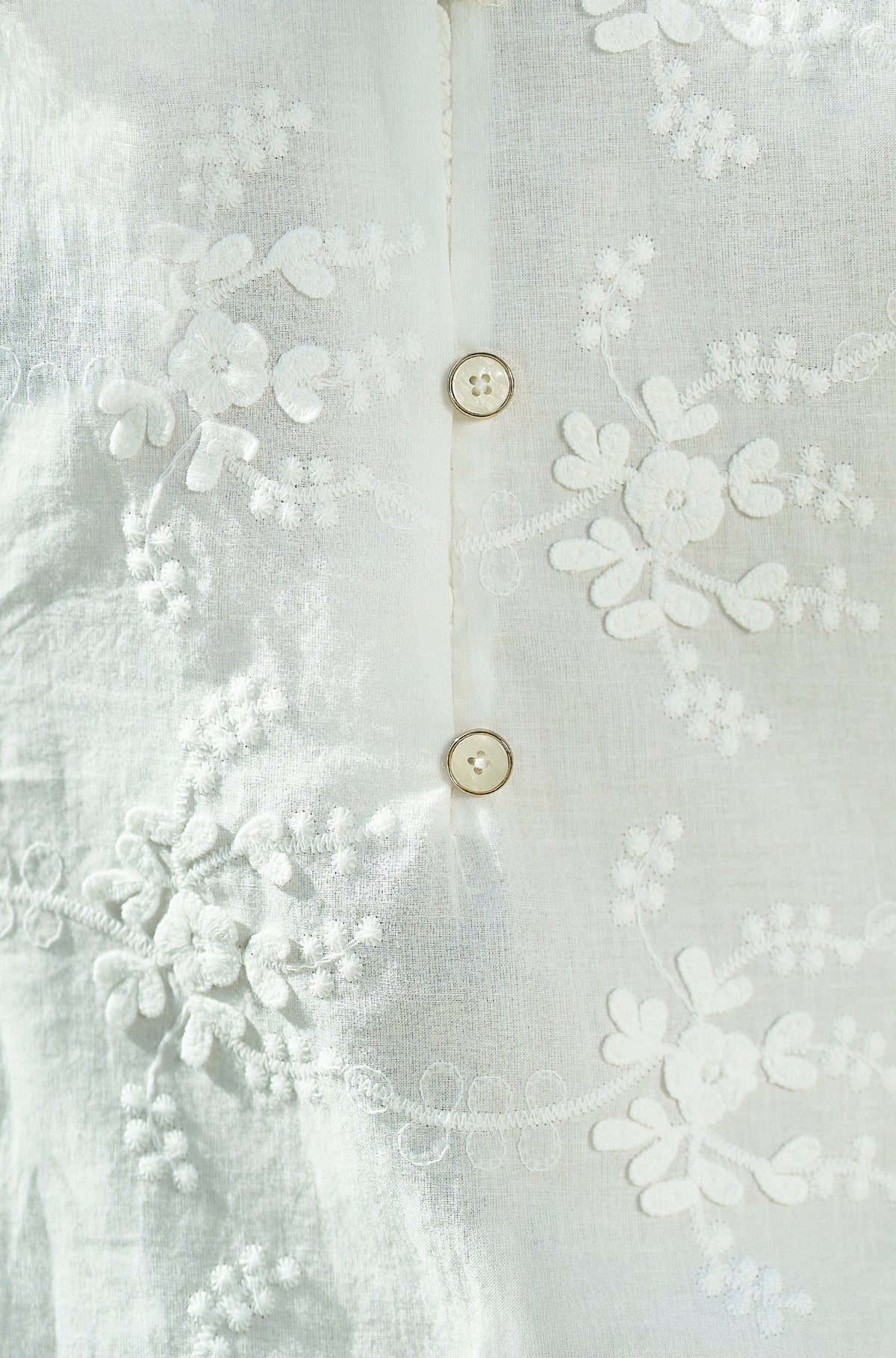 Yumi White Cotton Applique Flower Swing Shift Dress