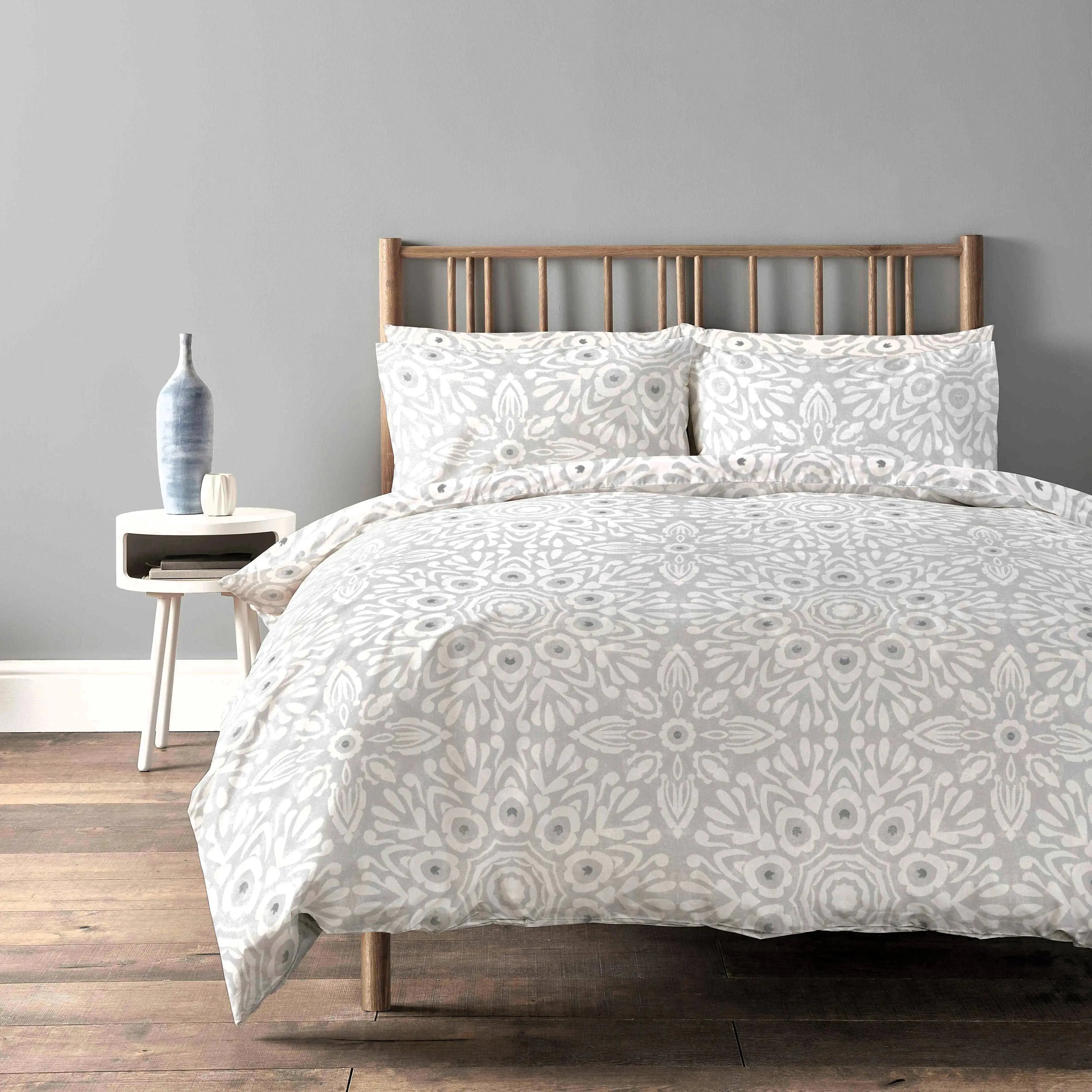 OLIVIA ROCCO Luxury Super Soft Cotton Rich Duvet Sets Easycare Comfortable Bedding Includes Duvet Cover & Pillowcases in Single Double King Size OLIVIA ROCCO